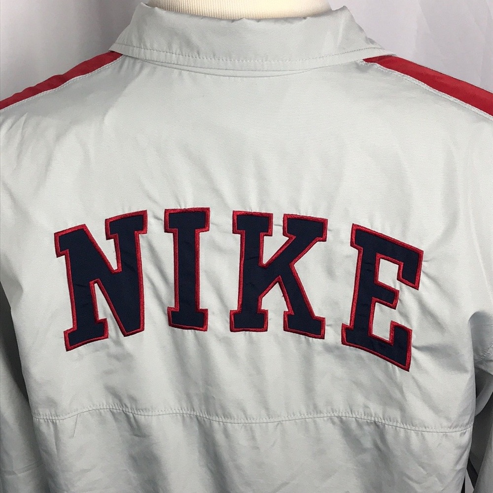 Nike windbreaker embroidered Nike on back L - Picture 4 of 8
